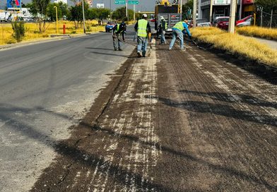SEDUVOP MANTIENE EN MARCHA NIVELACIÓN EN LATERAL DE LA CARRETERA 57