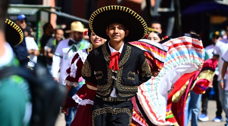 EL GOBERNADOR RICARDO GALLARDO ENCABEZA DESFILE CÍVICO-MILITAR Y ENALTECE EL ORGULLO DE SER MEXICANOS