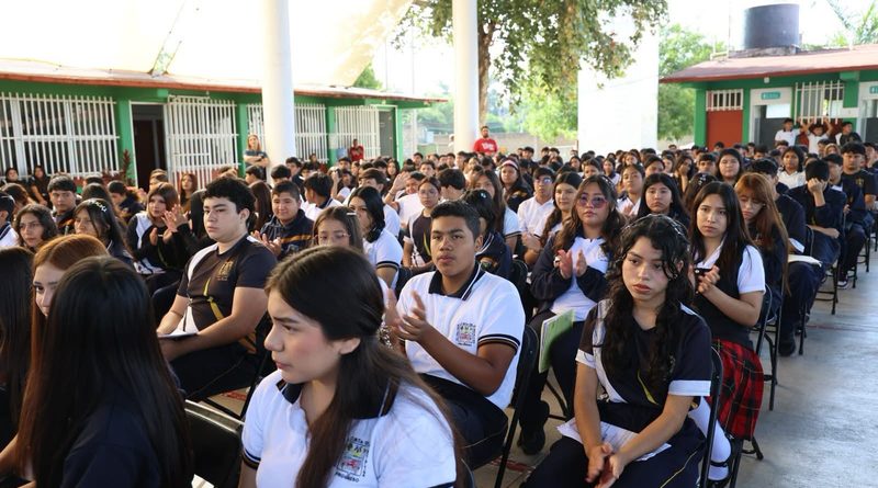 MÁS DE 350 JÓVENES DE RIOVERDE RECIBEN BENEFICIOS CON TARJETA JOVEN