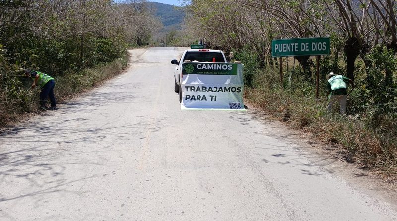GOBIERNO PREPARA CAMINOS DE LA HUASTECA PARA RECIBIR EL XANTOLO 2026