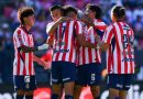 CHIVAS GOLPEA TEMPRANO Y GOLEA AL SAN LUIS