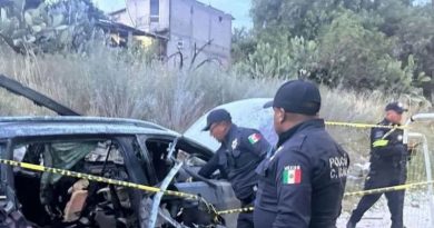 EXPLOTA AUTO CON PIROTECNIA DURANTE PROCESIÓN; MUERE UN HOMBRE