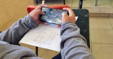 HIDALGO RESTRINGE CELULARES EN EDUCACIÓN BÁSICA Y MEDIA