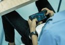 JÓVENES EN MÉXICO PASAN 90 DÍAS AL AÑO EN EL CELULAR: INEGI