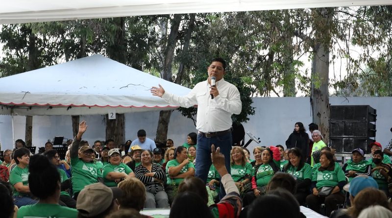 CON EL PROGRAMA “EL GOBER EN TU CASA“ LLEGAN LAS LICENCIAS GRATUITASDIRECTO A LAS COLONIAS