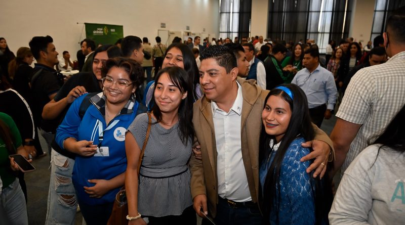 RICARDO GALLARDO ENCABEZA FORO ESTATAL PARA GARANTIZAR EL USO RESPONSABLE DE DISPOSITIVOS DIGITALES EN ESCUELAS