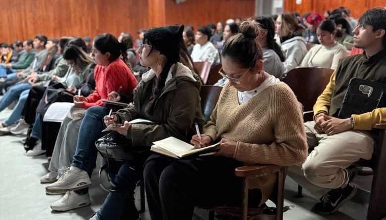 JÓVENES POTOSINOS APRENDEN A CONDUCIR CON RESPONSABILIDAD