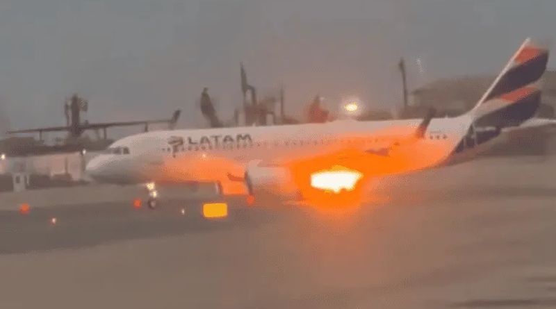 AVIÓN SE INCENDIA CUANDO SE PREPARABA PARA DESPEGAR DEL AEROPUERTO DE LIMA