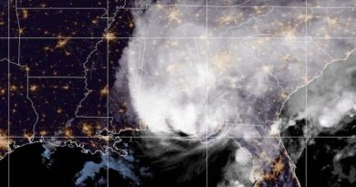 HURACÁN ‘ISAÍAS’, DE CATEGORÍA 2, TOCA TIERRA EN FLORIDA