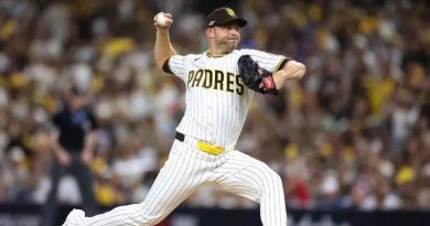 PADRES EVITAN LA BARRIDA Y MANTIENEN VIVO EL SUEÑO EN LOS PLAYOFFS