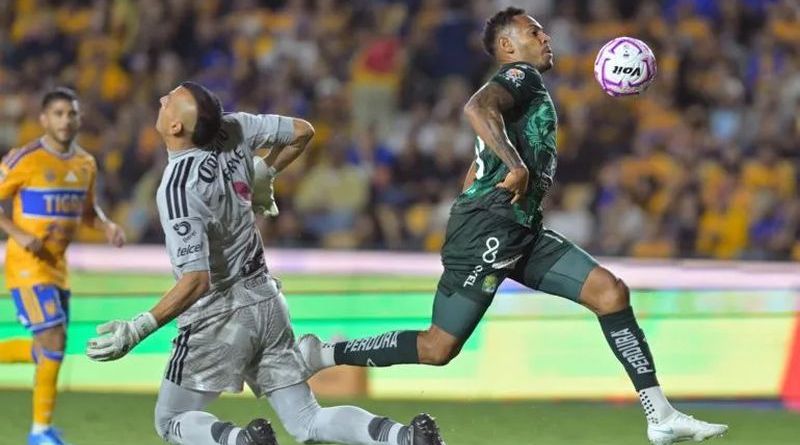 TIGRES CAE ANTE LEÓN Y SE ALEJA DE LA LIGUILLA